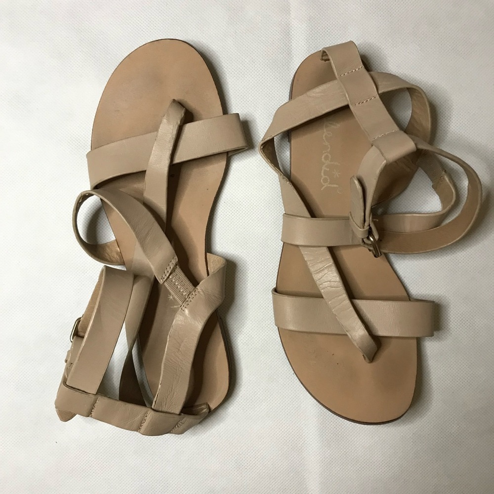 Strapping Sandals, Size 6M, Beige